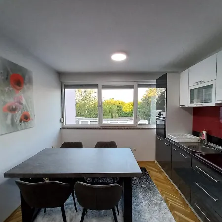 Apartman Kladusa Apartman *